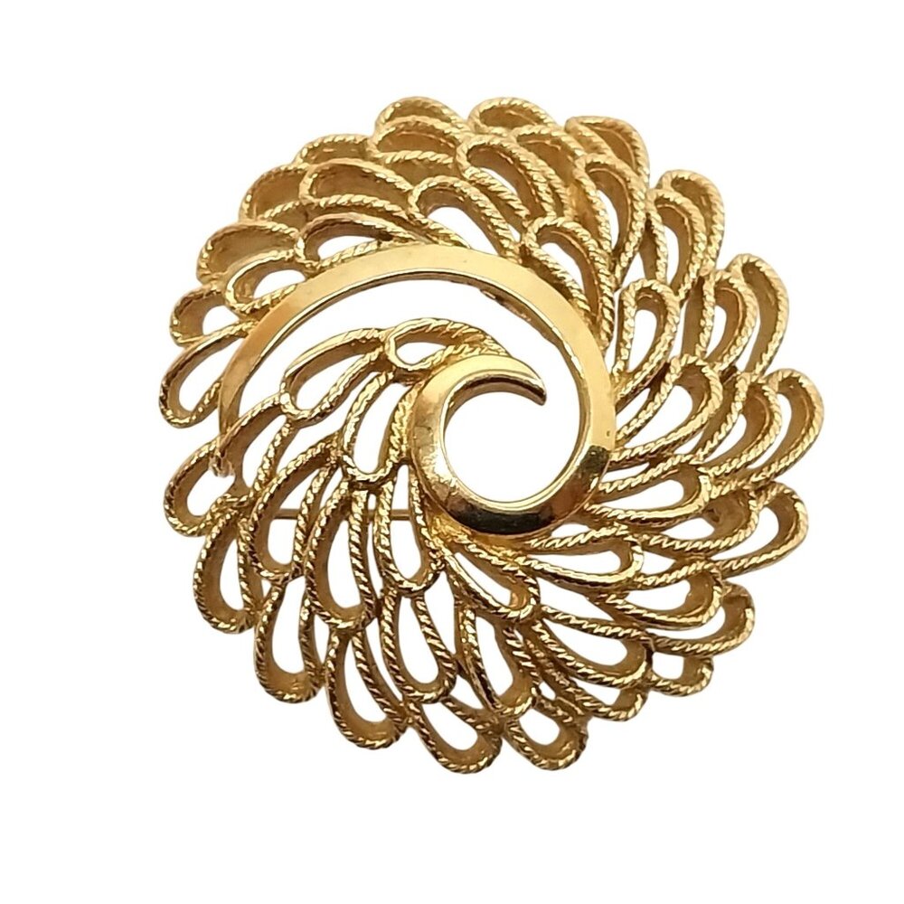 Vintage Signed Trifari Peacock Feathers Gold Tone Openwork Swirl Brooch